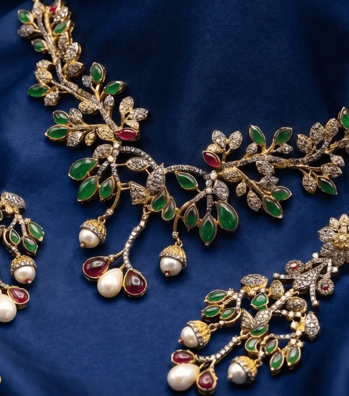 necklace-missletoe-blue